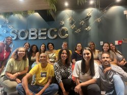 Equipe de enfermagem do Centro de Material e Esterilização da Santa Casa de Santos visita a SOBECC